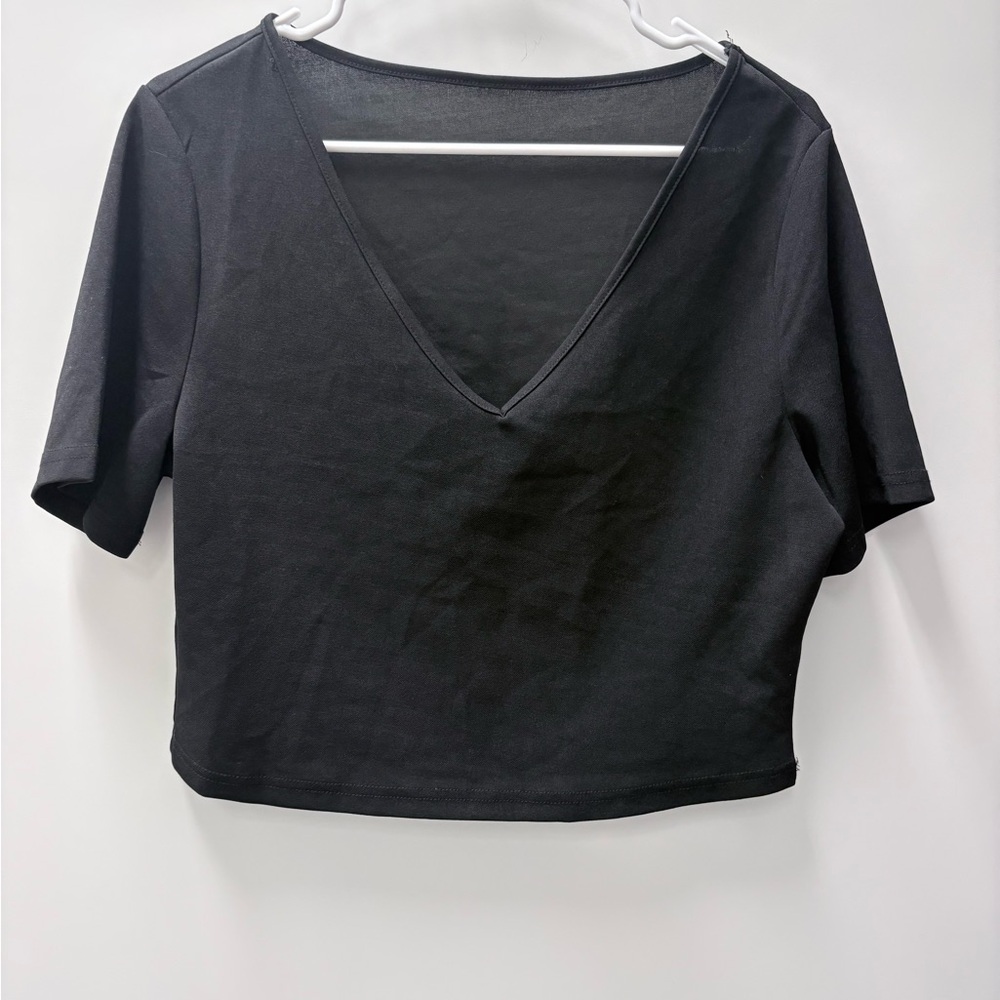 SHEIN Black V-Neck Crop Top